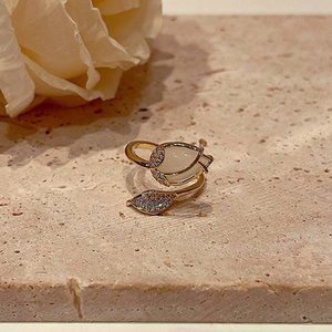 Elegant Tulip Ring with Zirconium accents
